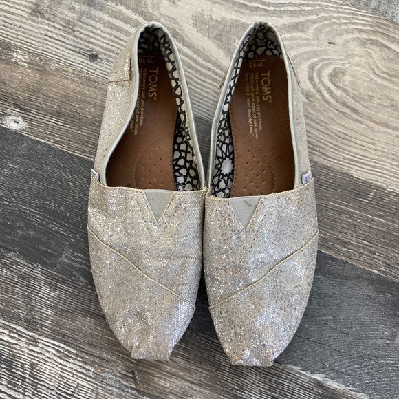 Toms Shoes - ❌SOLD❌Silver Toms